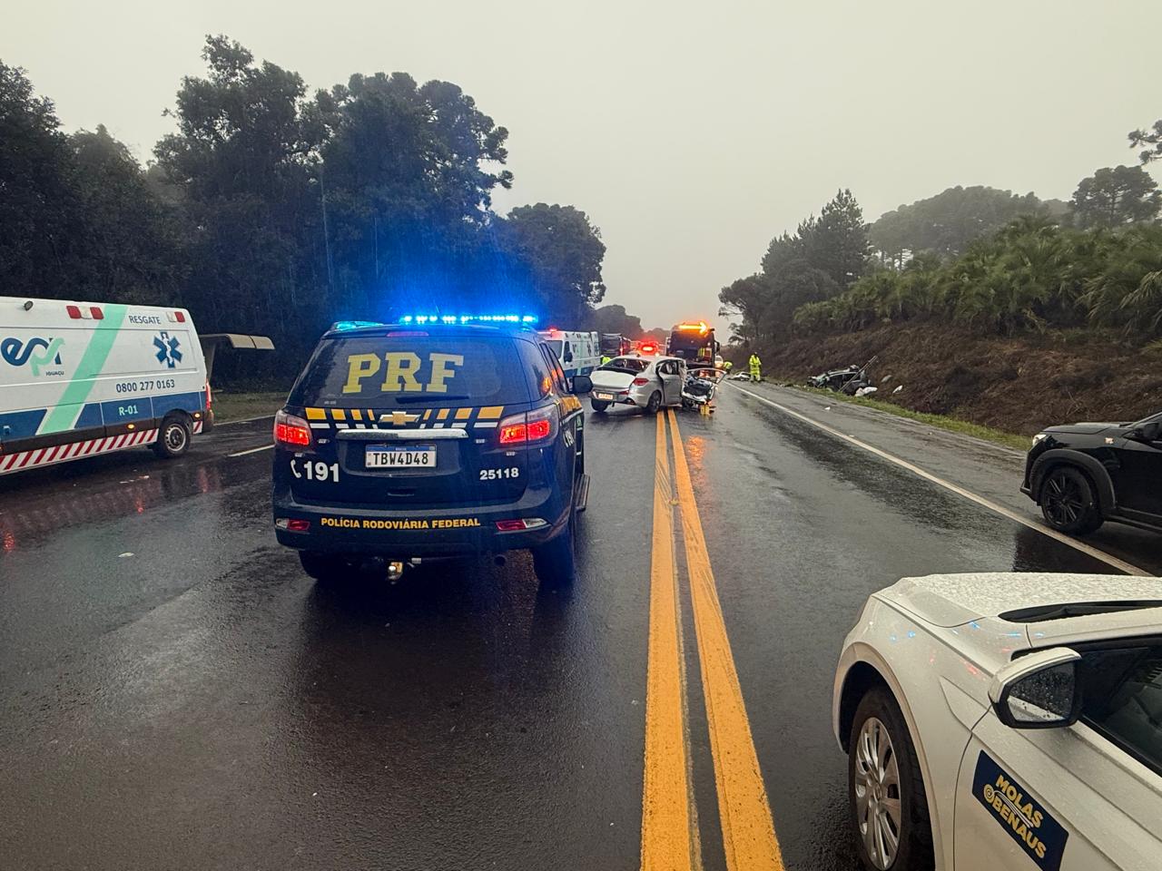 Quatro pessoas morrem e duas ficam gravemente feridas em acidente na BR-277, em Guarapuava