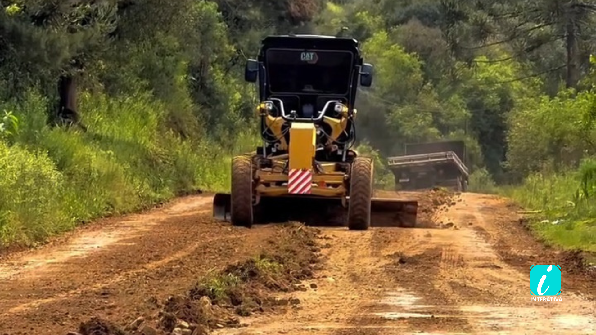 Construtora RPL inicia obra do asfalto que liga Vila Nova à Cachoeira, em Inácio Martins